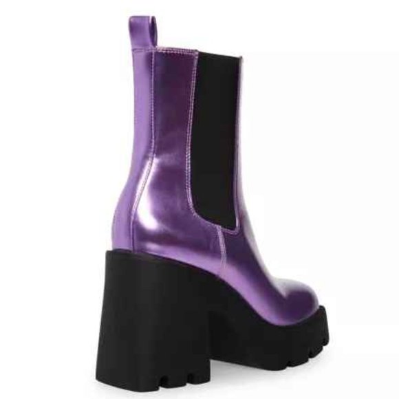 Madden Girl Tippah Double Gore Bootie with Lug Sole - Picture 4 of 7